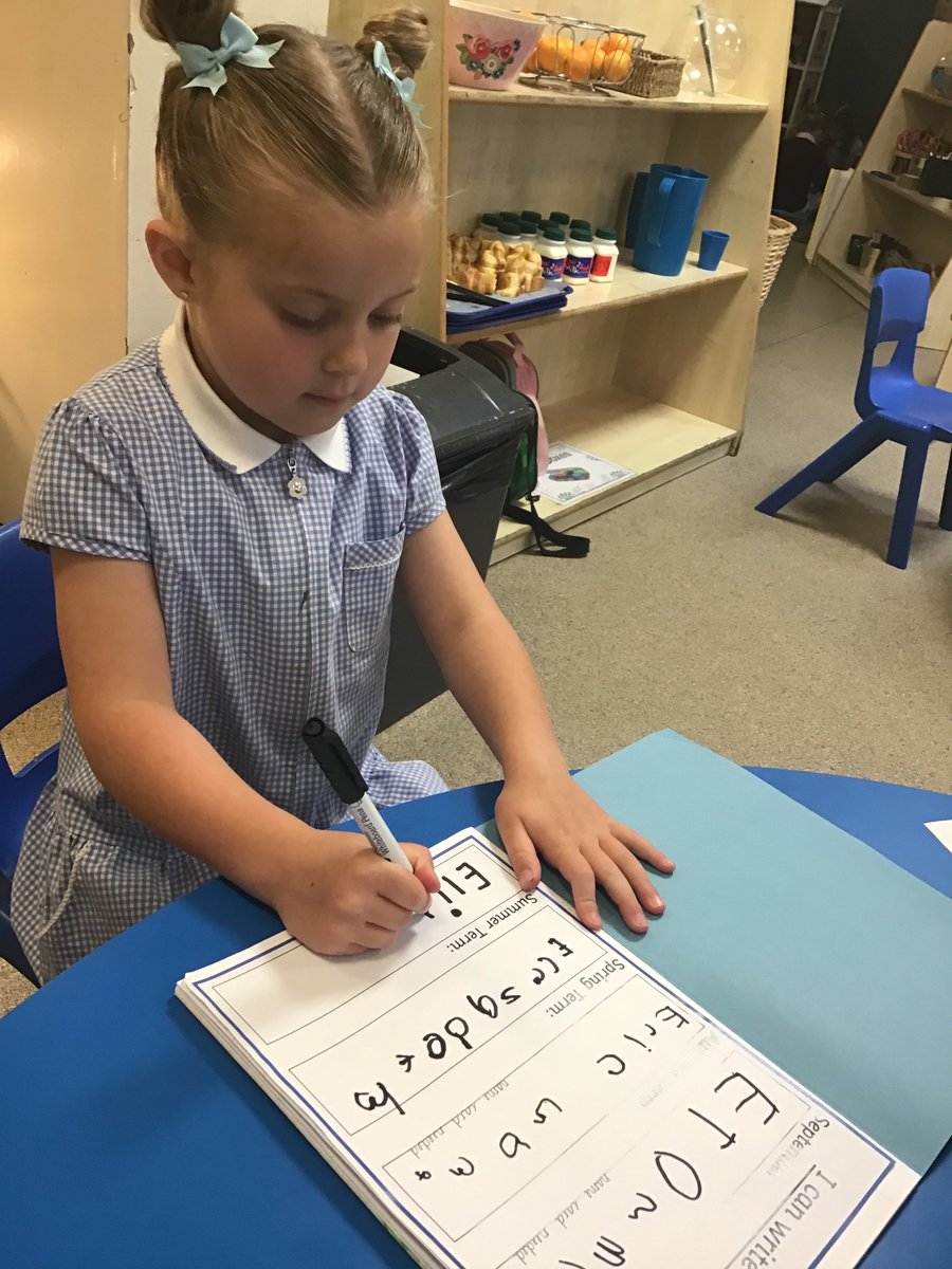 St_Andrew_Apost's tweet photo. Just look at this progression! π₯ΉβοΈππΌπ Reception, we are so proud of you! #SuccessfulSATA #SuccessfulWriting #SuccessfulEYFSLearners https://t.co/dgKiqh3kw3