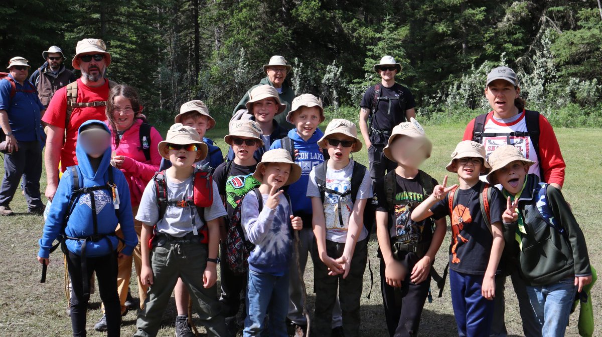The "we don't quit" Kits are off on a hike!   #scoutsdostuff #wrscoutcamp #scoutscanada