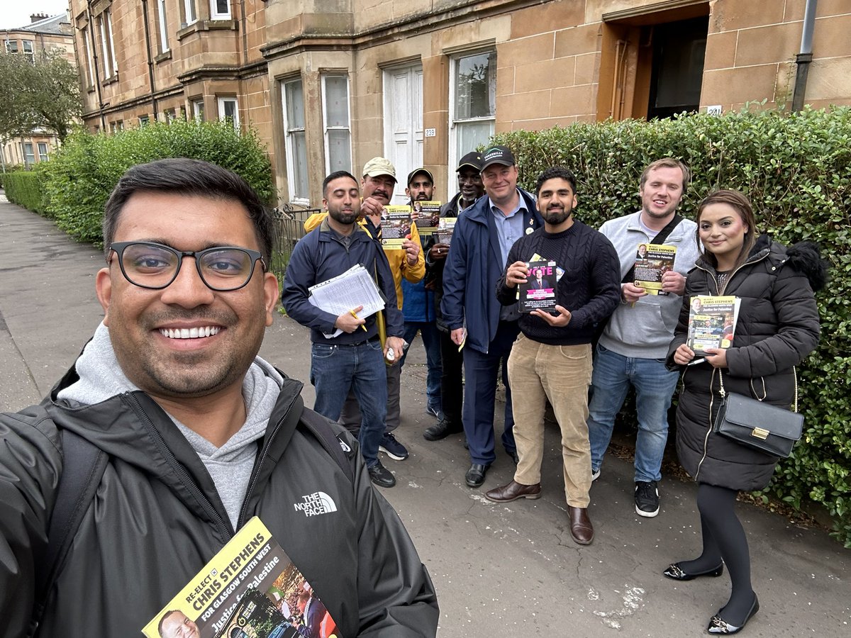 ZenGhani's tweet photo. GOTV for @ChrisStephens and @theSNP tonight in Pollokshields!

#GE2024 #VoteSNP #ActiveSNP https://t.co/JnLDJOPk3R