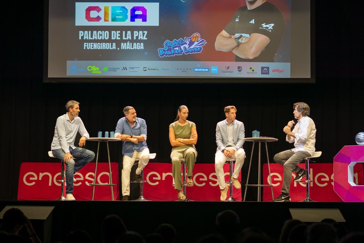 GrupoPenarroya's tweet photo. @CIBAMalaga @bernirodriguez5 @Holiday_World @proyecto675 @TheEmbassyTCH 🏅Se celebró el ya clásico #CIBAForum, una gala en la que se entregaron los #PremiosHuella2024, que recayeron en la jugadora internacional de baloncesto Raquel Carrera, el jugador profesional de pádel Álex Ruiz y el director de arbitraje de la Euroliga Daniel Hierrezuelo https://t.co/OGRFvbpXn0
