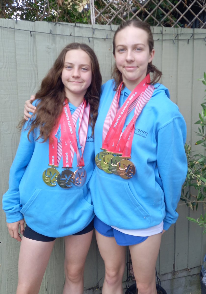 Congratulations to Maisy &amp; Poppy for representing Havering at <a href="/LdnYouthGames/">London Youth Games</a> swimming event!

Maisy took 3rd in the junior medley relay &amp; Poppy 1st in the senior freestyle relay! In the LYG Aquathon, Maisy placed 6th (Y8) and Poppy 3rd (Y10), securing 1st place for the team! 🏊🏻‍♀️🏆