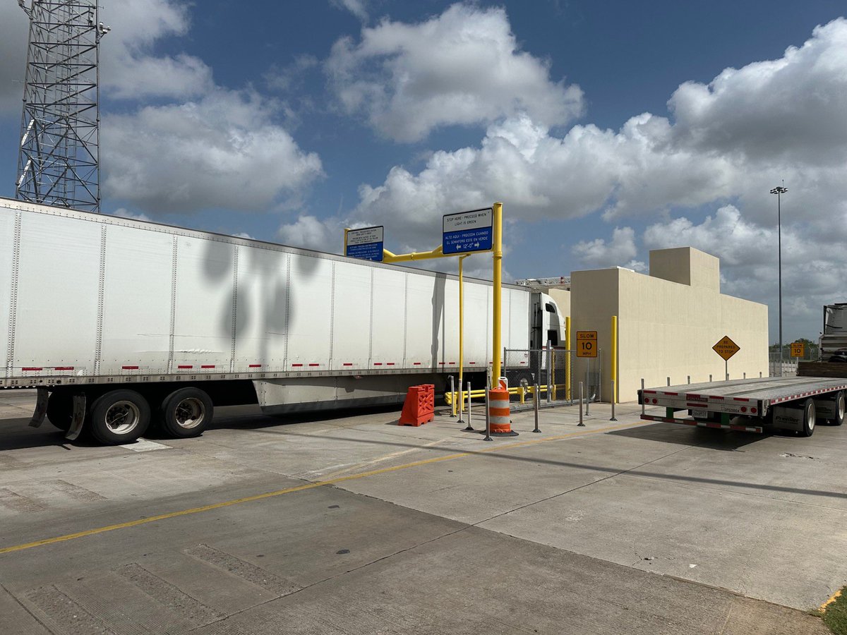 borderObserver's tweet photo. #STATUS 2024-Jul-05
Search Engine 9 Headlines for #Thu 4 Jul 2024
https://t.co/S4TzxLw0Tu
#Photos @USBPChiefLRT 4 Jul
#LaredoSector announces a Multi-Energy Portal (#MEP), Non-Intrusive Inspection (#NII) device at the I-35 #USBP #Checkpoint
https://t.co/LhGCKqwKF9