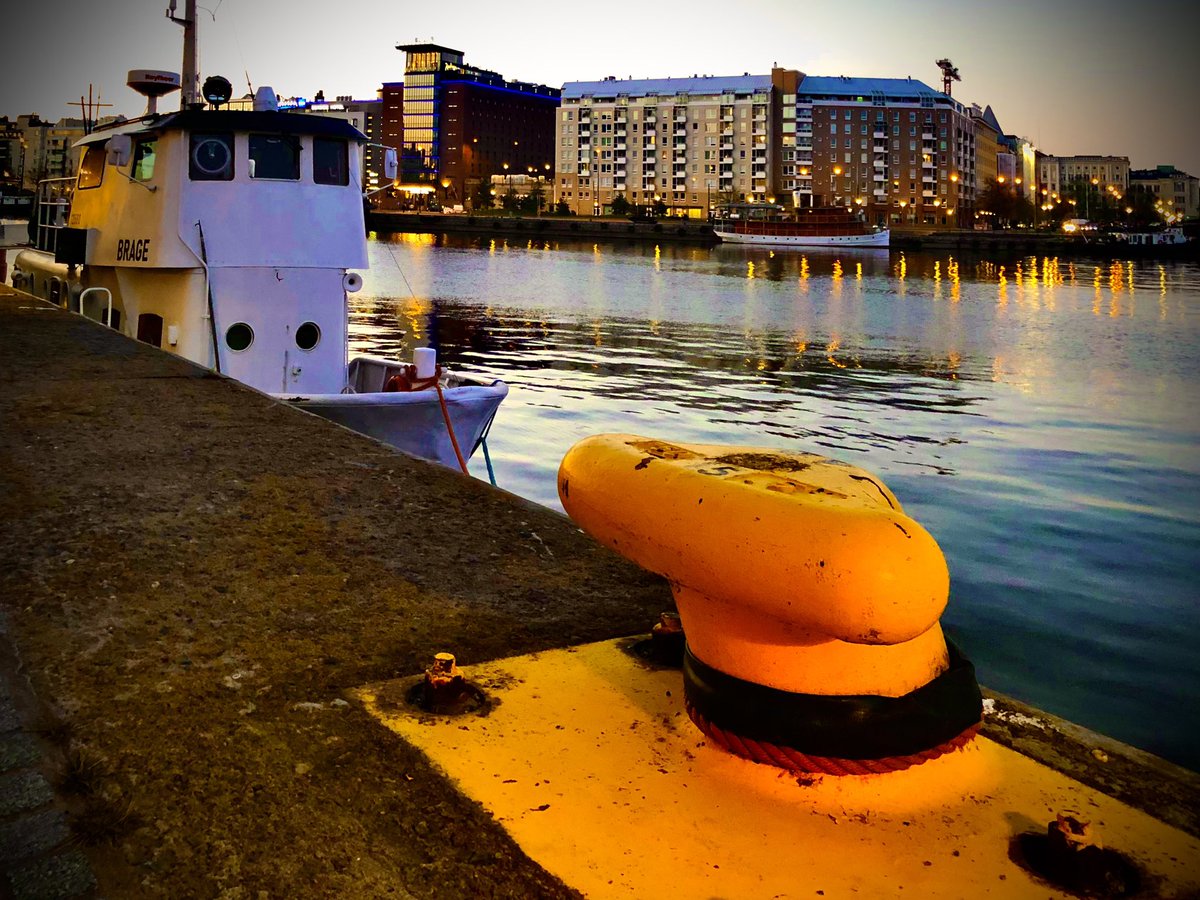 litolits's tweet photo. One of the most beautiful, friendliest, & hospitable people you’ll ever meet! A city that is so vibrant! A market square that is simply irresistible! Helsinki, you are wonderful inside & out! 🇫🇮

#Helsinki #BeautifulCity #Finland
#SimpleImage #iPhoneography
#WalkingAroundHelsinki
#NaturallyCurious #iPhoneOnly
#FlyClickEditRepeat
