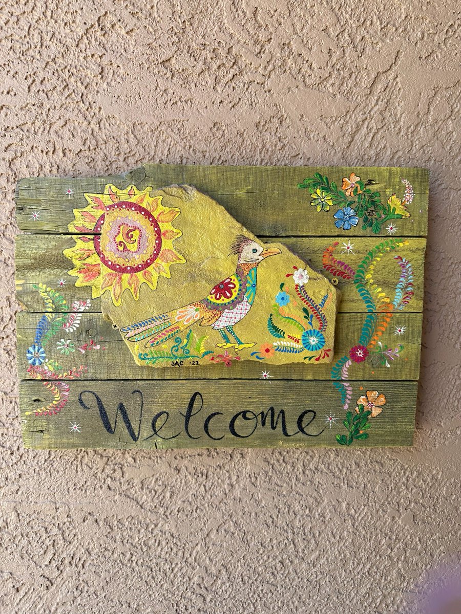 CheyenneMcCray's tweet photo. Martin’s brother and his wife gave us this cool welcome sign. It’s so bright and colorful!
#ilovecolor #welcomewelcome #artsy #writerscommunity #authorlife #writerlife #romanceauthor #romancereader #cheyennemccray https://t.co/PnRiLaE7dd