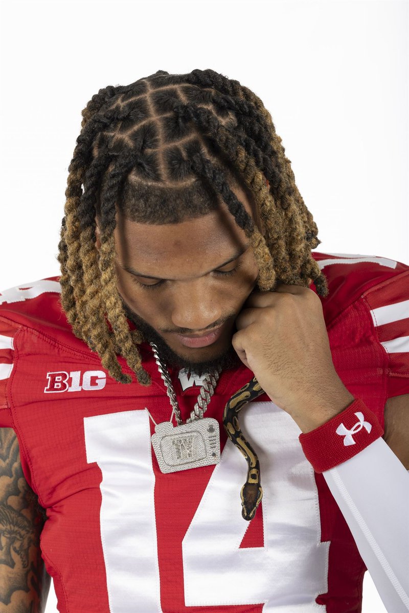 TyrellHenry12's tweet image. Me and ghost at picture day ❤️