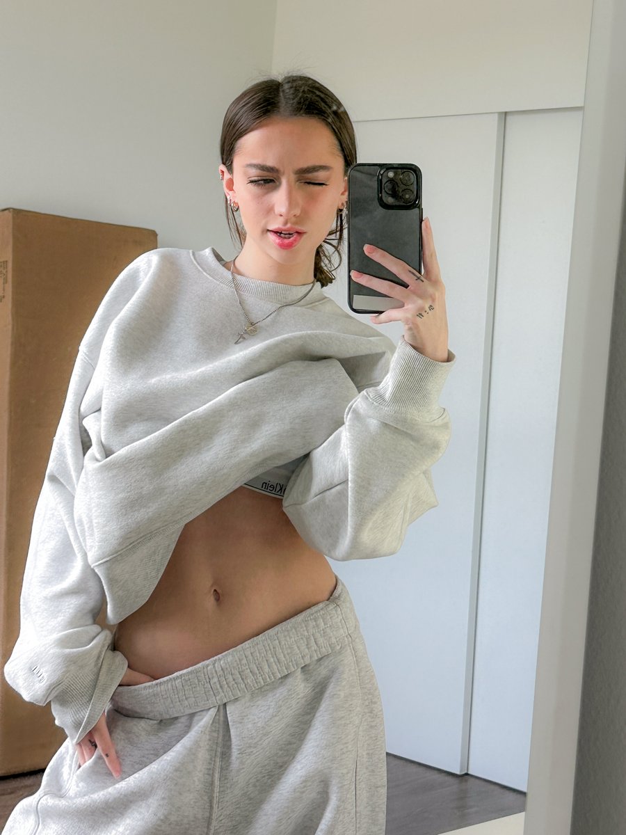 lexi_skyee's tweet photo. say hi or get blocked -.- https://t.co/rfyb6F2OS5