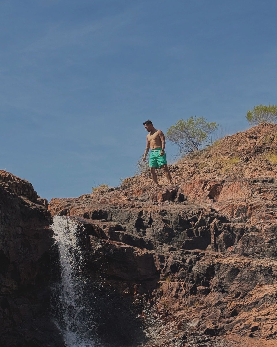 iamneilstrong's tweet photo. Camping anyone? #NTAustralia https://t.co/mHq18ot250