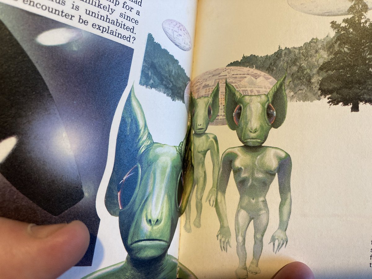 Yugblad's tweet photo. When I was 8, I was given this small book on UFOs - every page a new nightmare https://t.co/Qe7pG1FOdi