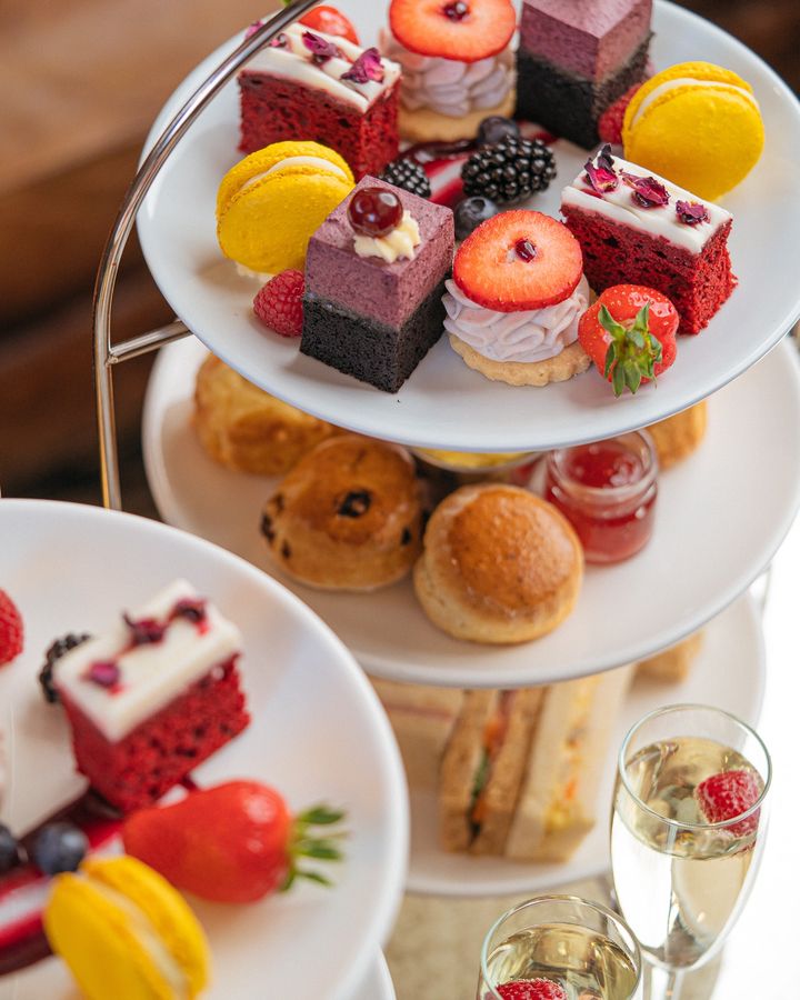Calling all graduates 🎓

From the 8th until the 19th July we are running a special Graduation Afternoon Tea experience to help you celebrate your amazing achievements - Enjoy Afternoon Tea for £20/person ✨🍰

Find out more and book 👉 tinyurl.com/yvrkuu8x