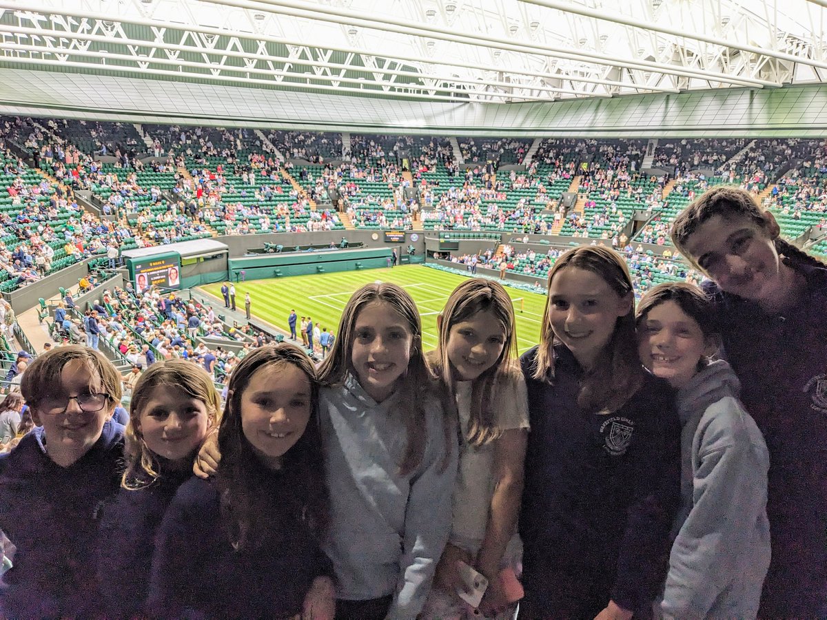 wghs_pe's tweet image. We have enjoyed watching no. 4 seed Elena Rybakina win her match in straight sets. Next up is Zverev and then it's shopping! 
#doublefault #ace