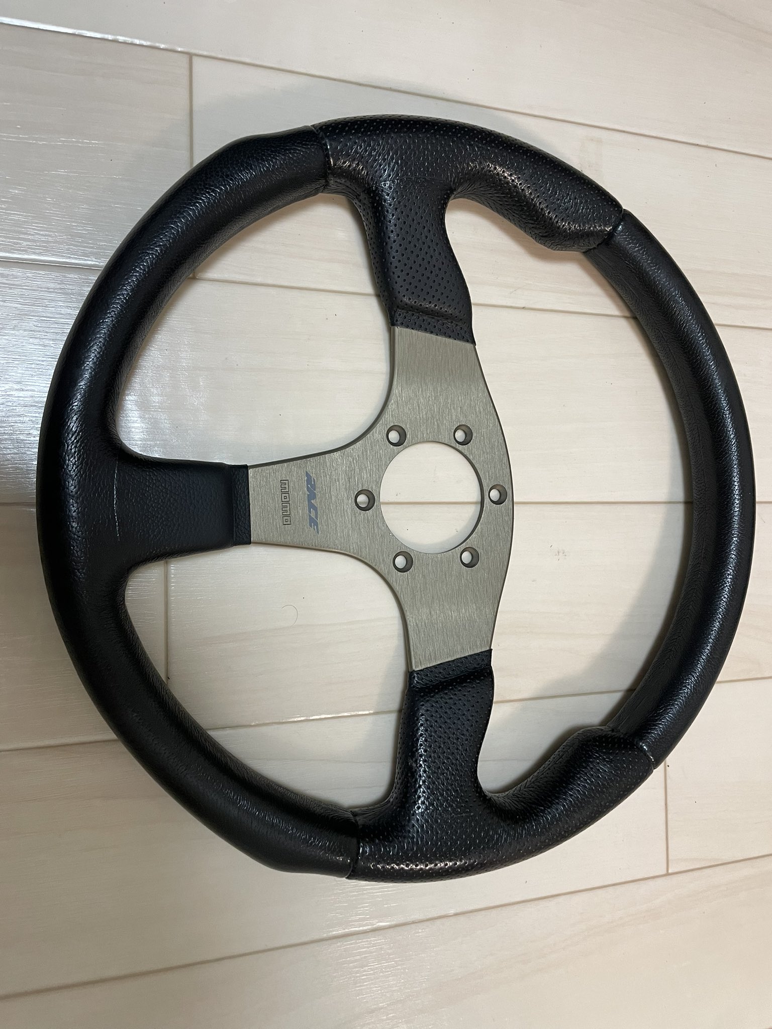 MOMO RACE D32 ステアリング　小径 MOMO RACE D32 ステアリング小径