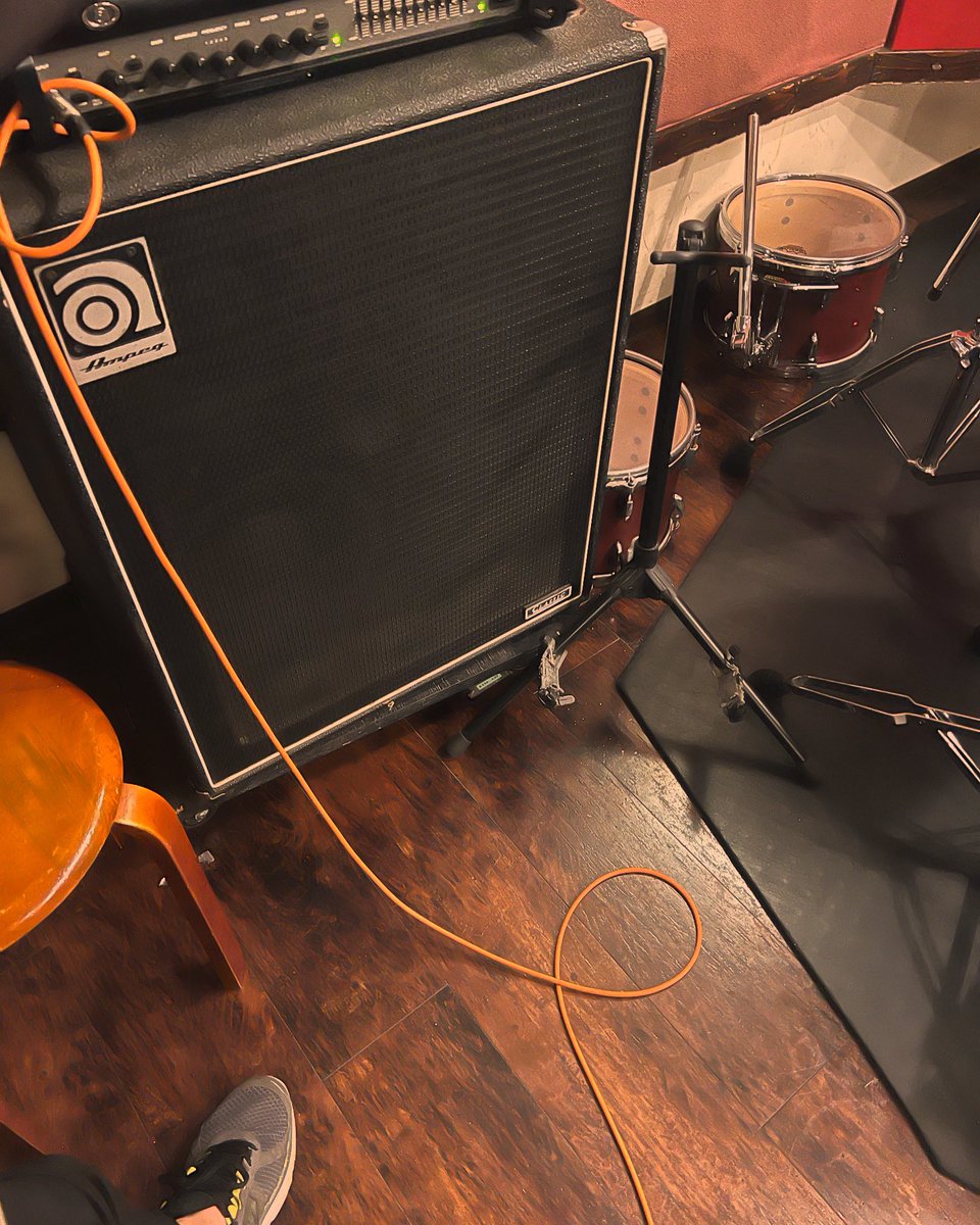 Merciful_Friend's tweet photo. The other day in Tokyo, I was working on recording and rehearsing for a new band😆 https://t.co/TfZAKvZUaE