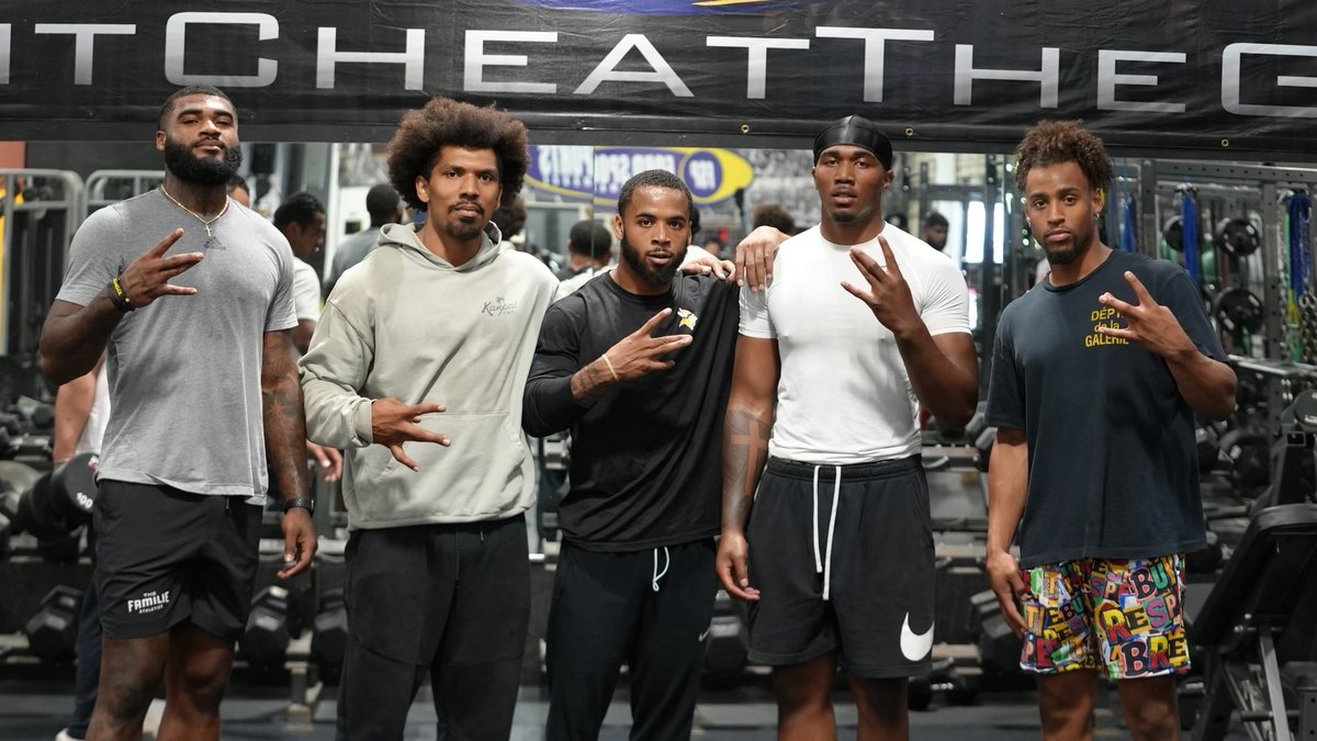 Tracy Ford (@tfordfsp) on Twitter photo Fresh off of committing to <a href="/UW_Football/">Washington Football</a> yesterday the states number 1 player in 2025 <a href="/ZaydriusS/">4⭐️ LB Zaydrius Rainey-Sale</a> grinding w/ the Pro Dawgs!
..
<a href="/_DevinCulp_/">Devin H. Culp</a> - Tampa Bay Buccaneers
<a href="/blackbeast88/">hunter bryant</a> - Free Agent
<a href="/MylesGAS/">aka sandman</a> - Minnesota Vikings
<a href="/kyler_gordon/">Kyler Gordon</a> - Chicago Bears
..
#FSPFamily #HomeTeam Fresh off of committing to <a href="/UW_Football/">Washington Football</a> yesterday the states number 1 player in 2025 <a href="/ZaydriusS/">4⭐️ LB Zaydrius Rainey-Sale</a> grinding w/ the Pro Dawgs!
..
<a href="/_DevinCulp_/">Devin H. Culp</a> - Tampa Bay Buccaneers
<a href="/blackbeast88/">hunter bryant</a> - Free Agent
<a href="/MylesGAS/">aka sandman</a> - Minnesota Vikings
<a href="/kyler_gordon/">Kyler Gordon</a> - Chicago Bears
..
#FSPFamily #HomeTeam
