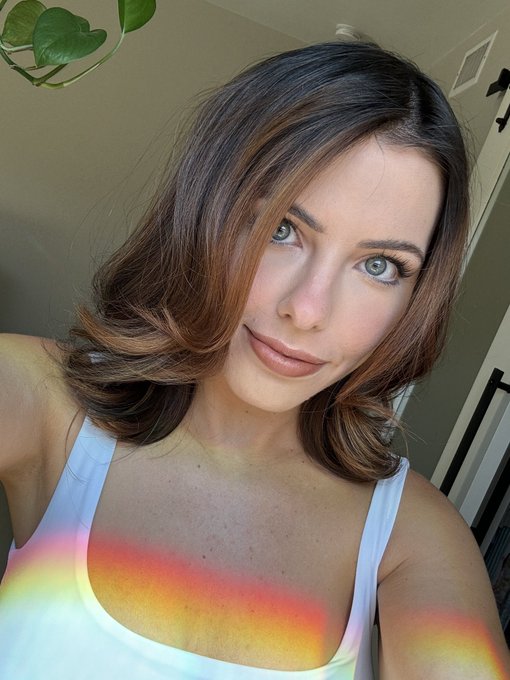 New hair… what do we think? https://t.co/ioEwBAK5pj