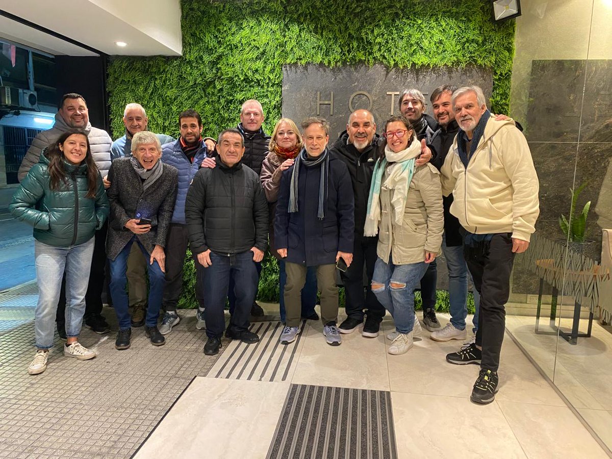 LIºCongreso Bancarios.“Por la Argentina, por nuestro trabajo, por nuestros derechos. A no aflojar!”
<a href="/SergioOPalazzo/">Sergio Omar Palazzo</a>
<a href="/La_Bancaria/">Asociación Bancaria</a>
<a href="/FernandoRalGar1/">Fernando R. García</a>
<a href="/carinamarma/">carina marmanelli 💚</a>
<a href="/Amerodriguez27/">America Rodriguez</a>
<a href="/FulvMarcelo/">Ferrero Marcelo Fulv</a>
<a href="/meupadin/">M a r í a</a>
<a href="/juliobellabarba/">Julio</a>