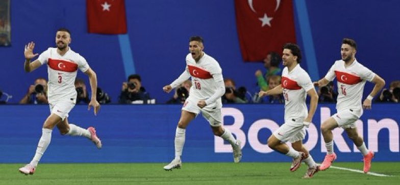 Fenerbahçe Spor Kulübü Gururla Sunar.
🇹🇷💛💙