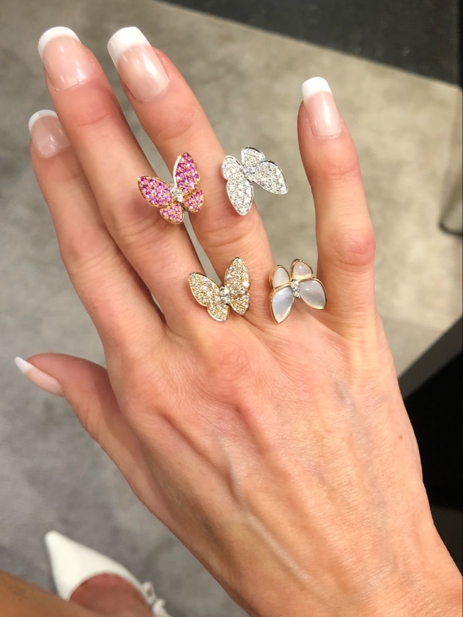 i3Moment's tweet image. Butterflies ring 🦋