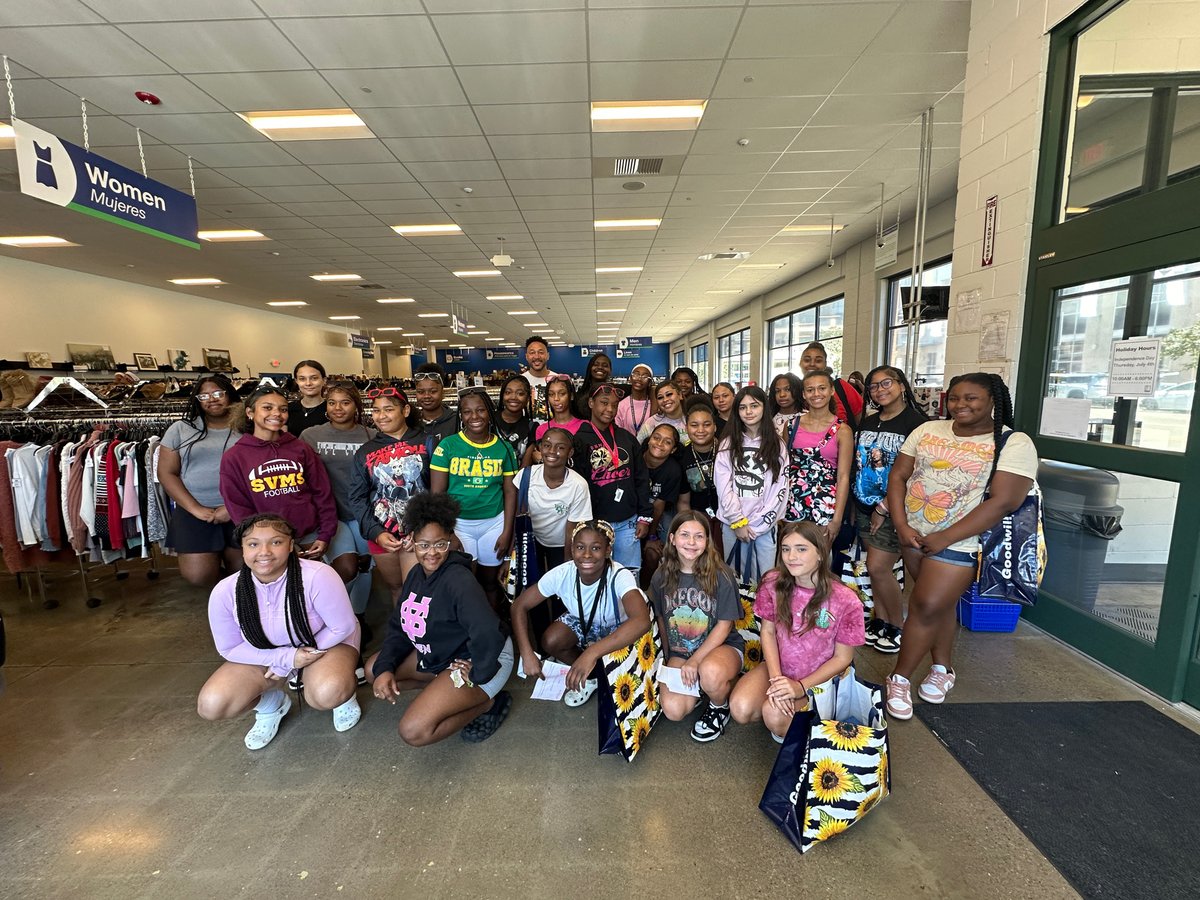 BestoftheBatch's tweet image. Girl Talk: Field Trip 🚎 Today we took a trip to Goodwill to get fabric for the fashion show! We cannot wait to see the finished results on the runway! 

 #campbatch #graditude #bootcamp #summercamp #clubhouse #weready