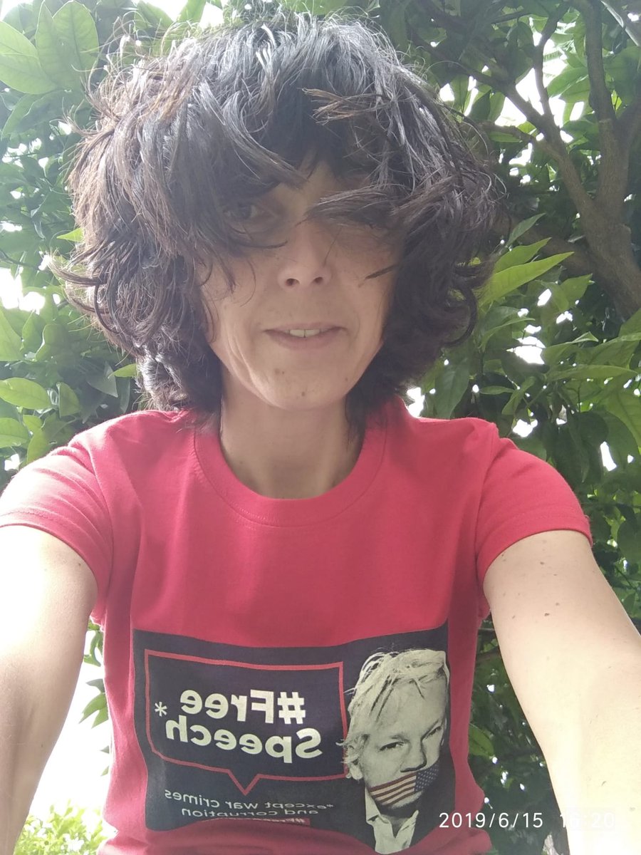 Cómo no pienso la cuenta por más tiempo.

Felicidades!!!!! (-1 día)

Freedom, SIEMPRE!!!!!🤟🏾