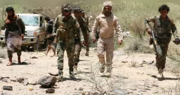 من حدود #شبوة مع مارب العميد الركن وجدي باعوم الخليفي مع إخوانه في قوات العمالقة الجنوبية ودفاع شبوة 
رحم الله الشهداء الذي ارتقوا في مواجهات يوم امس 
بس أعطوا  الحوثي دروس لن ينساها 
حفظ الله أبطال قواتنا المسلحة الجنوبية درع الجنوب وحصنه الحصين✌🏼
 #حصننا_قواتنا_الجنوبيه