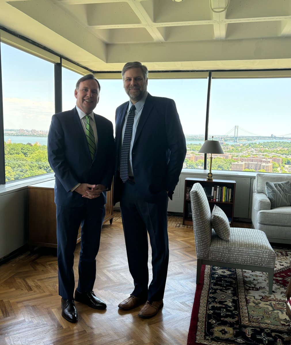 SIEDC (@siedc) on Twitter photo Today, our President & CEO Mike Cusick had the opportunity to meet with the new President of <a href="/WagnerCollege/">Wagner College</a>, Dr. Jeffrey A. Doggett.
Welcome to the SIEDC Board, Dr. Doggett! 👏 Today, our President & CEO Mike Cusick had the opportunity to meet with the new President of <a href="/WagnerCollege/">Wagner College</a>, Dr. Jeffrey A. Doggett.
Welcome to the SIEDC Board, Dr. Doggett! 👏