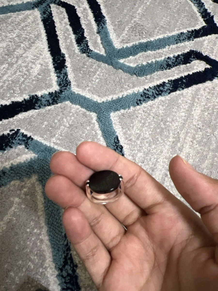 الي يدور خاتم ملكي ومناسب على الثوب متوفر منه 4 الوان 

فضه اصلي عيار 925

s.click.aliexpress.com/e/_oE9zYVk

رابط شراءه .. شحن سريع 👆✈️