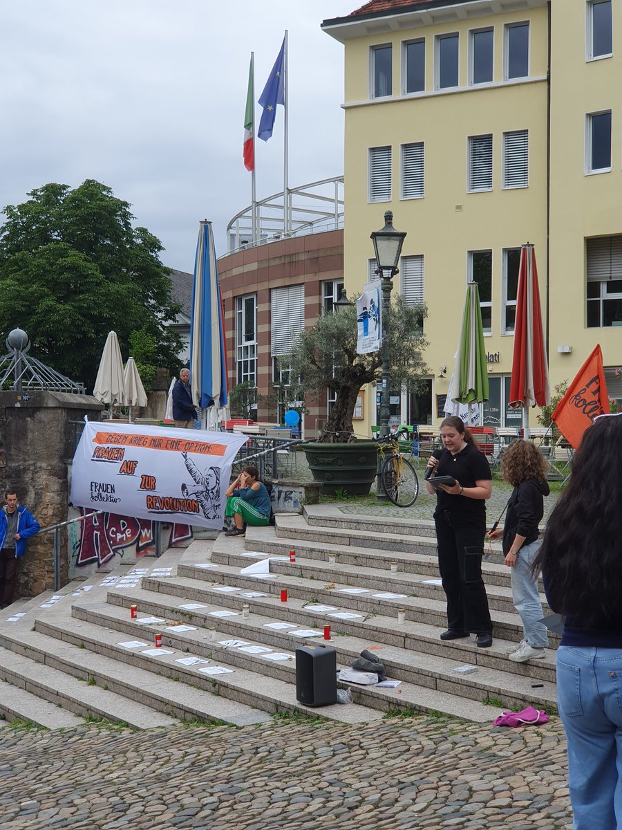 Interjugend's tweet image. Patriarchale Gewalt ist Teil des Systems und Frauen sind jeden Tag dieser Unterdrückung ausgesetzt, von Belästigungen auf der Straße bis hin zu Gewalt durch Partner oder Familienangehörige. Wir sind nicht leise und werde nicht aufhören gegen das Patriarchat zu kämpfen!