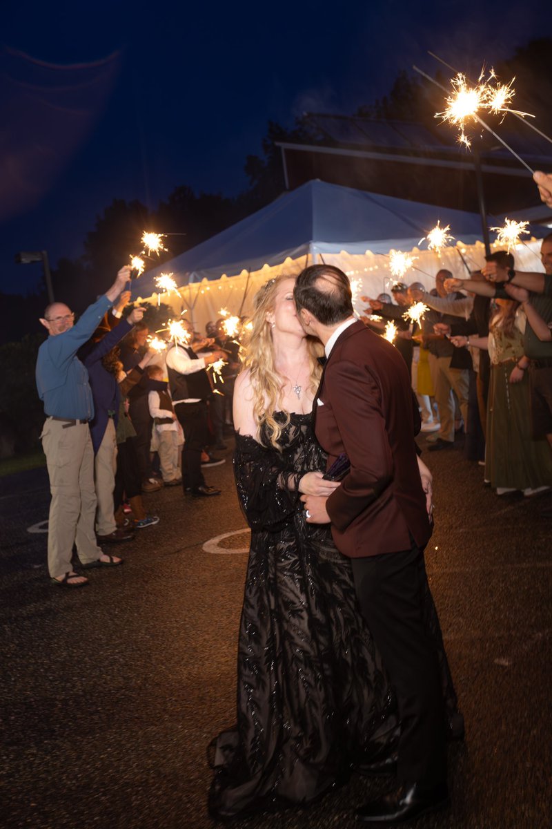 AgentBrigman's tweet photo. Friends! 🧙🏻‍♀️🧝🏽‍♂️🧙🏼‍♂️ Mr Brigman and I finally did the thing—and in a Lord of the Rings-themed wedding! Tom Bombadil and Legolas honored us with their presence! #lotro #lotr #lotrofamily #lotrwedding #wedding https://t.co/Ncp6GYlK1u