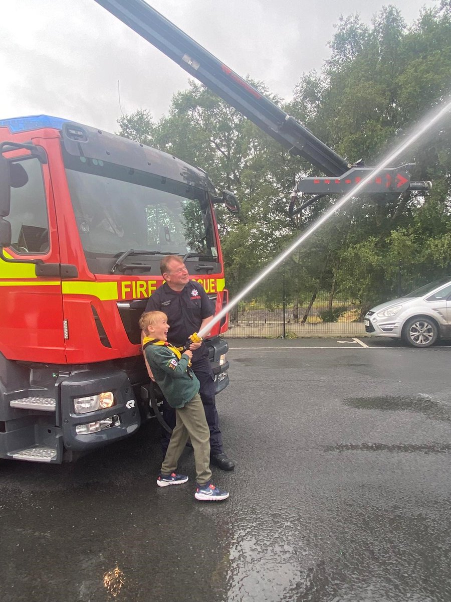 We really enjoyed having 1st Parbold Cubs on station yesterday, they learnt about Fire Safety, the Stinger and got to use the hose reels with the help of FF Doyle! 🔥🚒🧯🧑‍🚒
