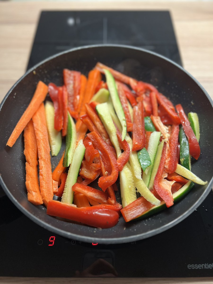 Aaron. R tweet media