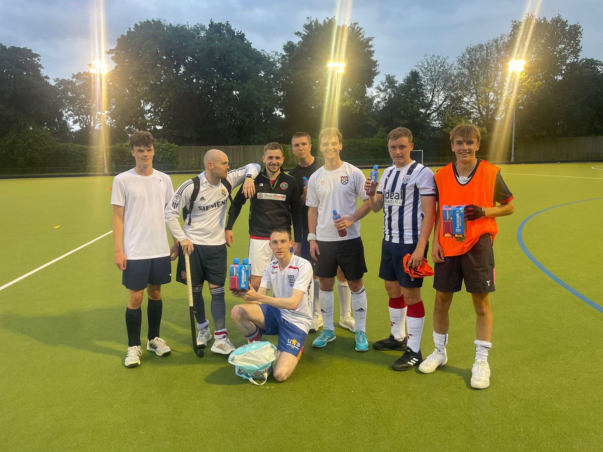 HarborneHC's tweet photo. Men’s Pre-Season began tonight. The orange team won the team challenge, taking home a top prize of a Lucozade each 👏

Look how happy Litch is!

#Bleedgreen https://t.co/MpsXYNmSTu
