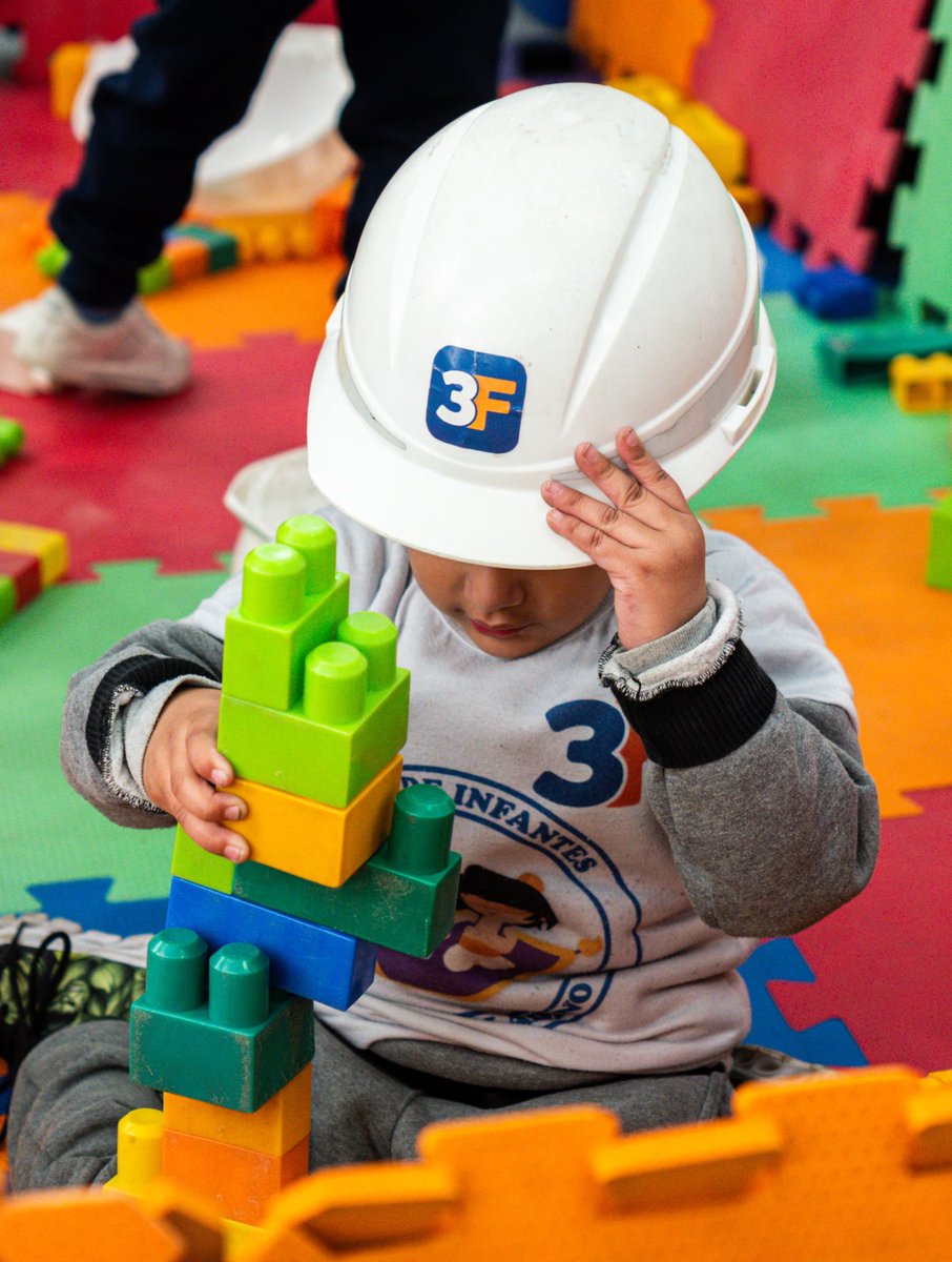 dievalen's tweet photo. Fiesta de los Jardines de infantes en el Cedem 4: la primera infancia es prioridad, los 27 jardines municipales son un orgullo! https://t.co/FXmARG7a1K