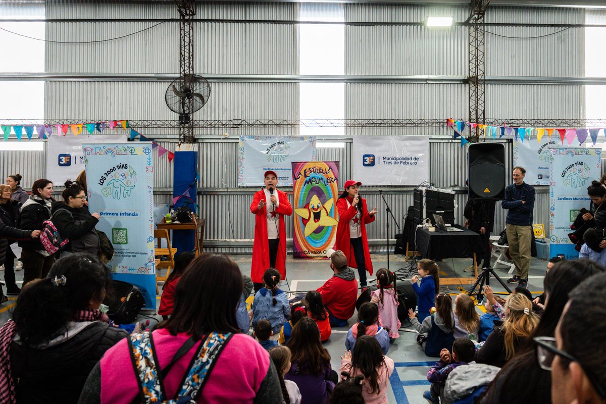 dievalen's tweet photo. Fiesta de los Jardines de infantes en el Cedem 4: la primera infancia es prioridad, los 27 jardines municipales son un orgullo! https://t.co/FXmARG7a1K