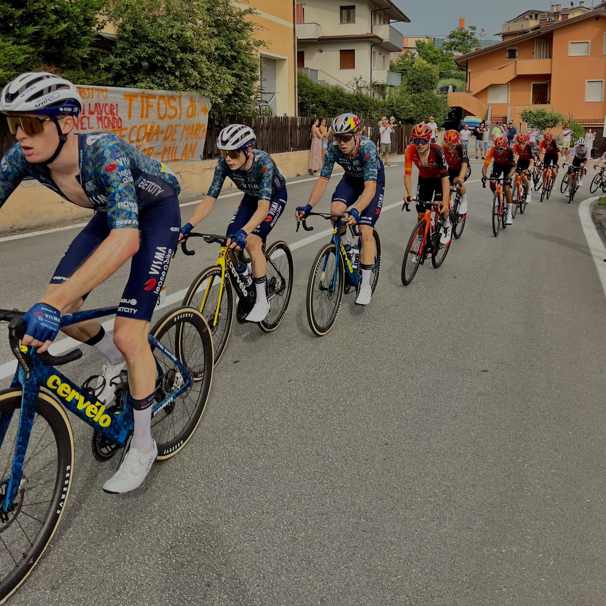 giachytocca's tweet photo. @LeTour i giorni scorsi sulle strade della Romagna, emozione unica 💛 https://t.co/diKxLfP103