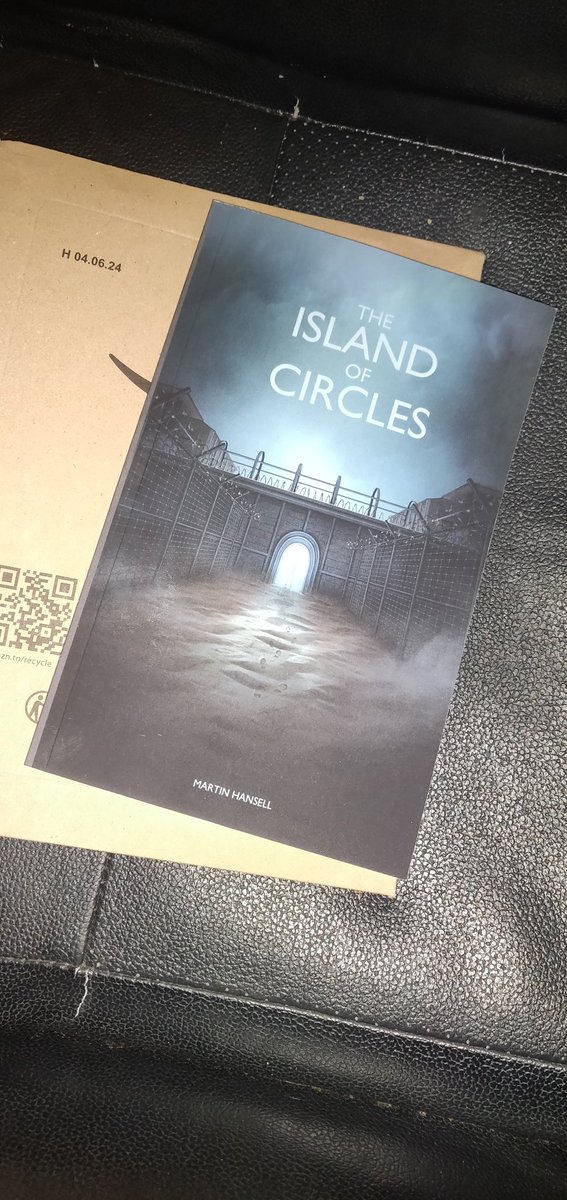 BigGanja0's tweet image. Today I received my inmates book. Let me tell you how honoured I am &amp;amp; what an incredible journey this is. I'm looking forward to digging deeper into the island of circles. Have you got your copy yet ? 🤔 @inmatesOTWT #cardano #CNFT #onlytimewilltell #inmates #shankpad 🔪