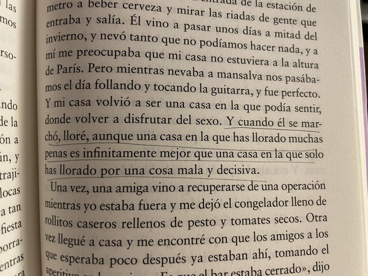 saragverdu's tweet photo. En medio de una mudanza (quizá la más importante en años), esto de «La novia grulla» se me ha metido en el ojo.

De imaginar casas que nunca están hechas solo para dos personas. https://t.co/KrBijk7yST