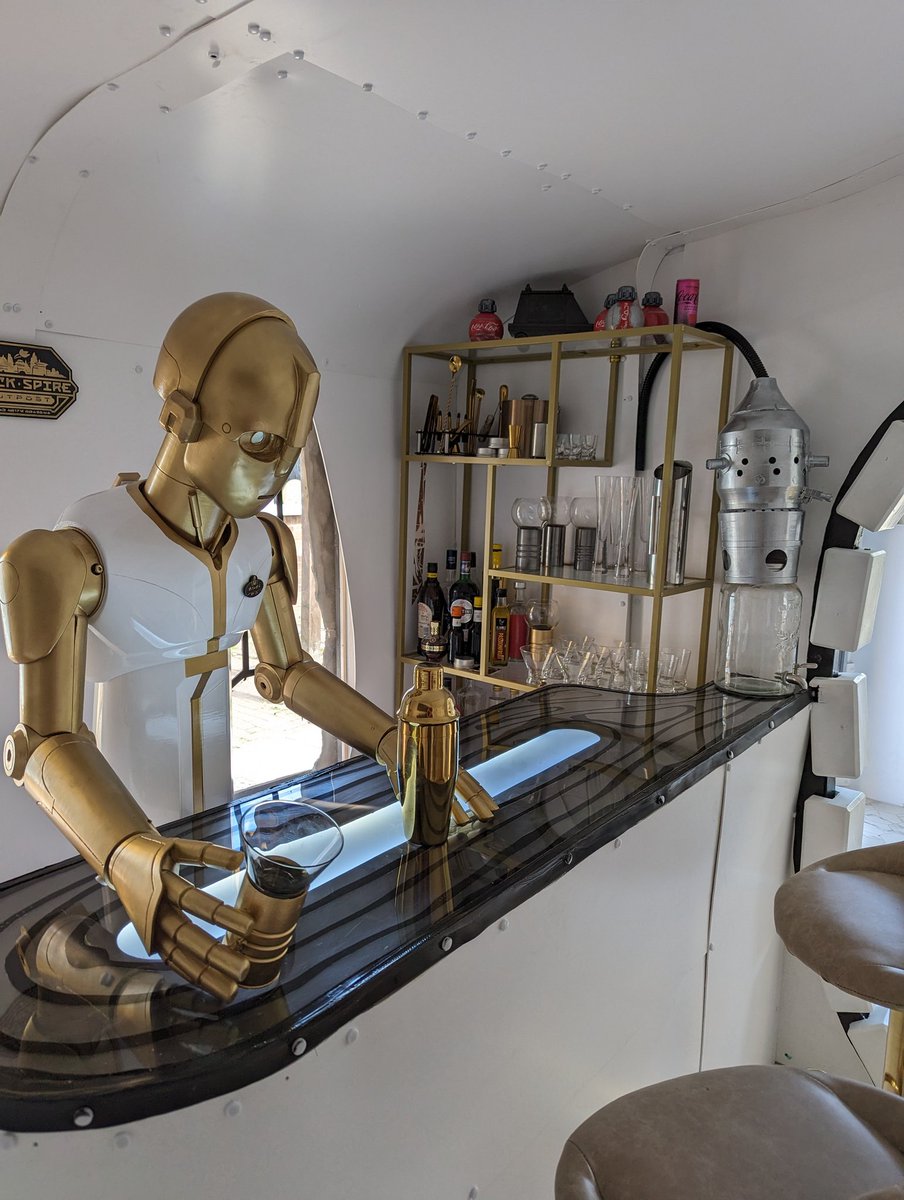 Chaptersofches's tweet photo. Just vibing in the cantina 🥂

I custom made these glasses inspired by Quanya Glasses in Solo: A Star Wars Story, they're also seen in one scene in Andor &amp; had similar ones in gold on the Halcyon Starcruiser.

#StarWarsFan #Cantina #moseisleycantina
 #coruscant #galaxysedge https://t.co/8Vu8RBzdPO