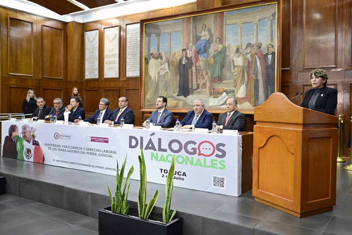 delfinagomeza's tweet photo. Acudí a la @Legismex para dar la bienvenida a los Diálogos Nacionales para la Reforma del Poder Judicial. Foro 3. Austeridad, fideicomisos y derecho laboral de los trabajadores del Poder Judicial.
Para el @Edomex la impartición de justicia es una de las funciones públicas esenciales y que tiene una relevancia humanista y de atención prioritaria para los ciudadanos.
Los Estados de la Unión tenemos la obligación de aportar nuestra experiencia bicentenaria para ensanchar los caminos de un efectivo acceso a la justicia.
Agradezco que en este ejercicio de Diálogo se volteara a ver al #EstadoDeMéxico para ser sede en este importante tema donde se va a dar voz al Pueblo y hacerlo partícipe de esta transformación.
#ElPoderDeServir