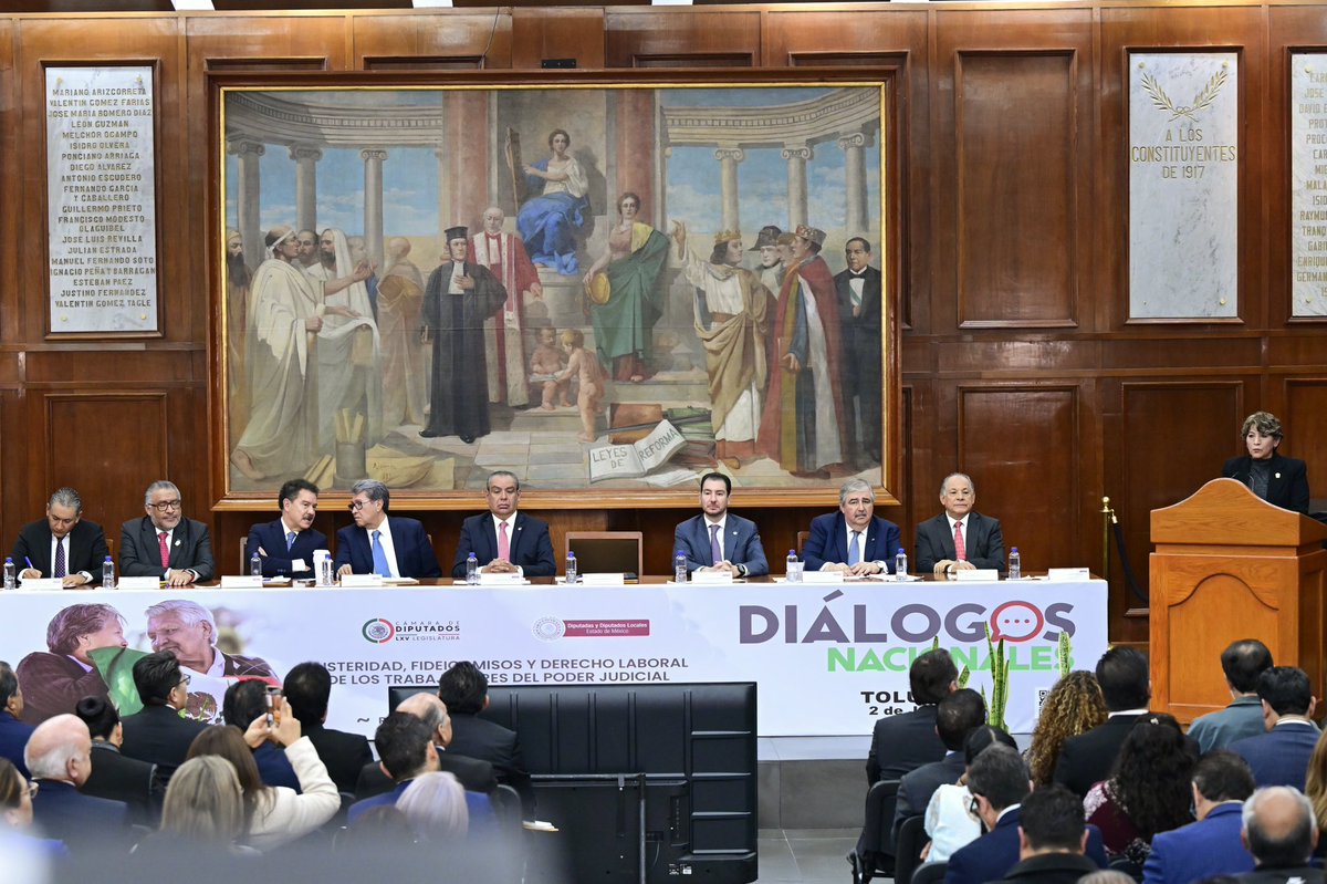 delfinagomeza's tweet photo. Acudí a la @Legismex para dar la bienvenida a los Diálogos Nacionales para la Reforma del Poder Judicial. Foro 3. Austeridad, fideicomisos y derecho laboral de los trabajadores del Poder Judicial.
Para el @Edomex la impartición de justicia es una de las funciones públicas esenciales y que tiene una relevancia humanista y de atención prioritaria para los ciudadanos.
Los Estados de la Unión tenemos la obligación de aportar nuestra experiencia bicentenaria para ensanchar los caminos de un efectivo acceso a la justicia.
Agradezco que en este ejercicio de Diálogo se volteara a ver al #EstadoDeMéxico para ser sede en este importante tema donde se va a dar voz al Pueblo y hacerlo partícipe de esta transformación.
#ElPoderDeServir