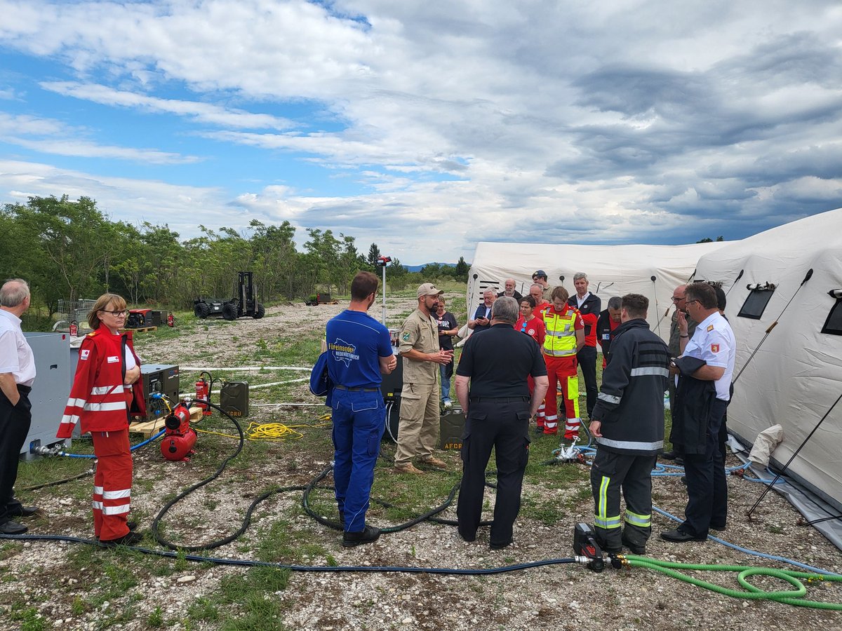 Netzwerktreffen der 🇦🇹-Player  der intern. Katastrophenhilfe am Rande des Basiskurses der #AFDRU am KatHÜPl Tritolwerk in Eggendorf auf Einladung von <a href="/JueSchlechter/">Juergen Schlechter</a>.