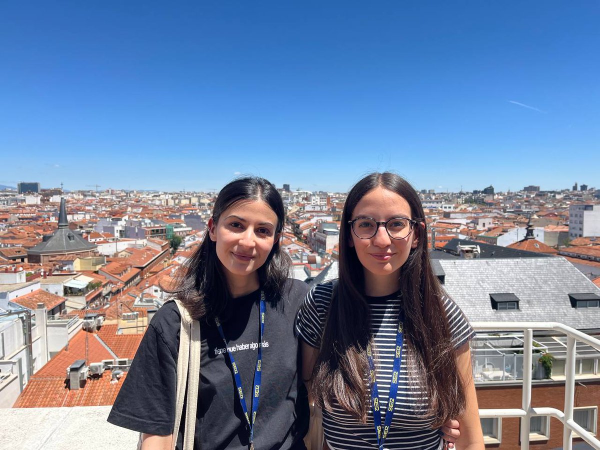CHICAS ANUNCIO VERANIEGO☀️🎙️Este verano nos podréis escuchar en <a href="/laventana/">La Ventana</a> (!!!) hablando de filosofía, libros y otras cosas punzantes los martes y jueves. Pronto más detalles (aaaaaaaaaaaaa)! Gracias al equipo de La Ventana por la oportunidad y a toda la gente linda de la SER 💘