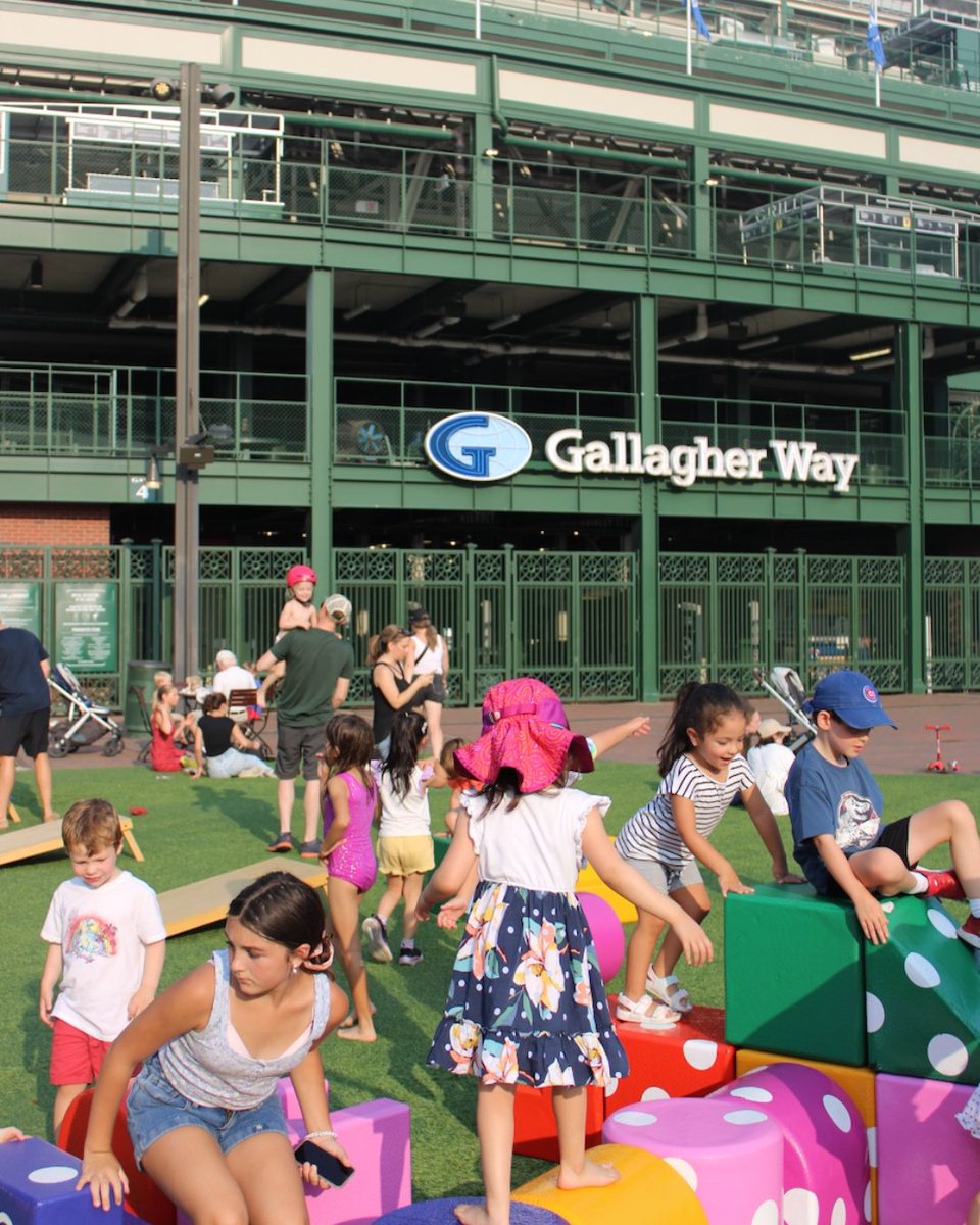 GallagherWayChi's tweet photo. Spend some family time at #GallagherWayChi on July 9, from 5 to 7 p.m.!

#GetTogetheratGallagherWay for an activity the whole family will enjoy, @oldtownschool Happy Hour! Enjoy a cold beverage while playing lawn games and listening to live music. https://t.co/LIgoSDLrjI https://t.co/PrfF4bR1EO