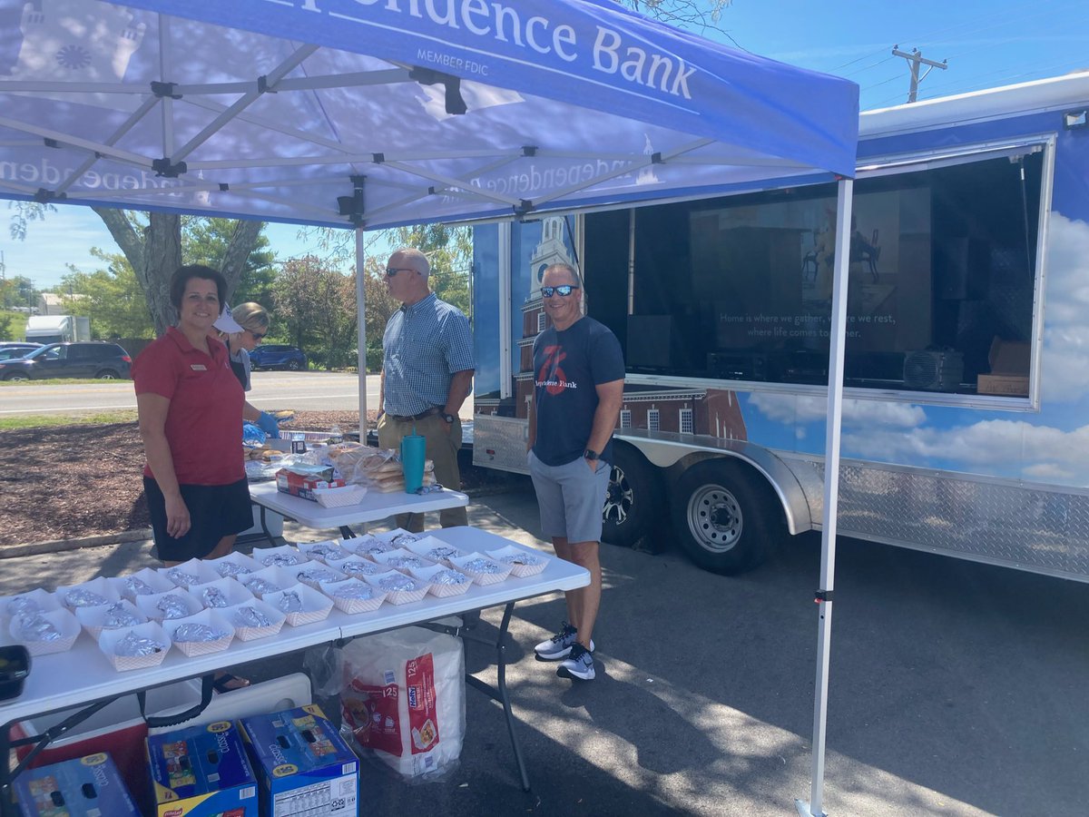 1776Bank's tweet photo. A big thank you to everyone who joined us today at our fantastic Independence Picnic in Shelbyville! It was truly heartwarming to see such a wonderful turnout. We're thrilled to have the opportunity to continue serving and connecting with our amazing community.  #HereForGood https://t.co/4vfgP593Xg