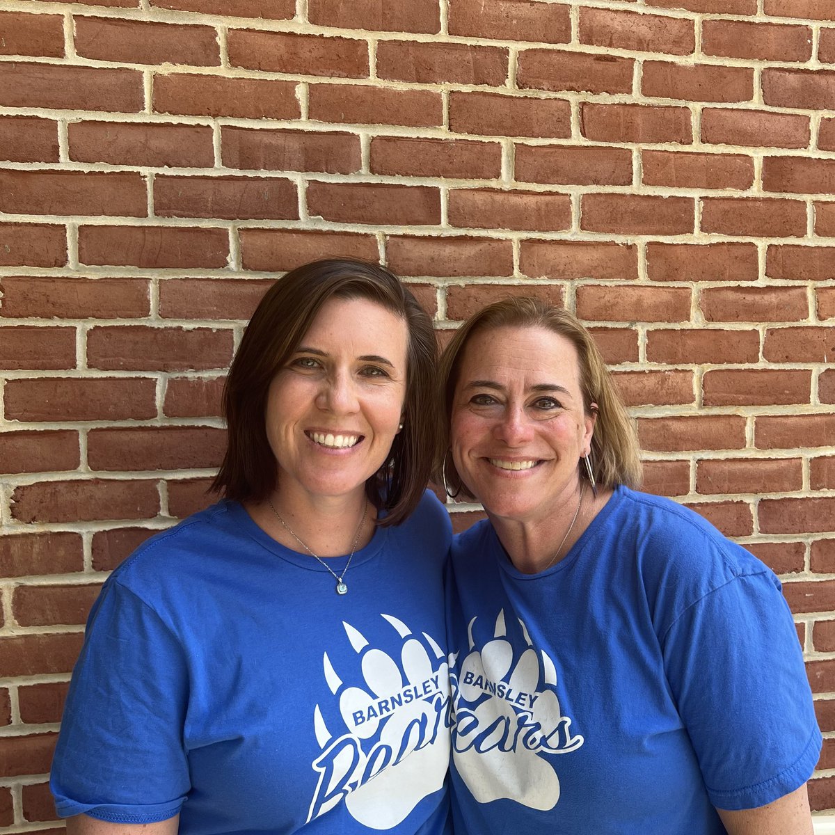 Chris Robertson (@lvbesprincipal) on Twitter photo So excited to officially welcome our new Assistant Principal, Gillian Jablonski, to LVBES! Be sure to give her a follow <a href="/LVBES_AP/">Gillian Jablonski</a>! <a href="/DirectorOSSI/">Jewel Sanders</a> <a href="/LucyVBarnsley/">Lucy Barnsley</a> So excited to officially welcome our new Assistant Principal, Gillian Jablonski, to LVBES! Be sure to give her a follow <a href="/LVBES_AP/">Gillian Jablonski</a>! <a href="/DirectorOSSI/">Jewel Sanders</a> <a href="/LucyVBarnsley/">Lucy Barnsley</a>