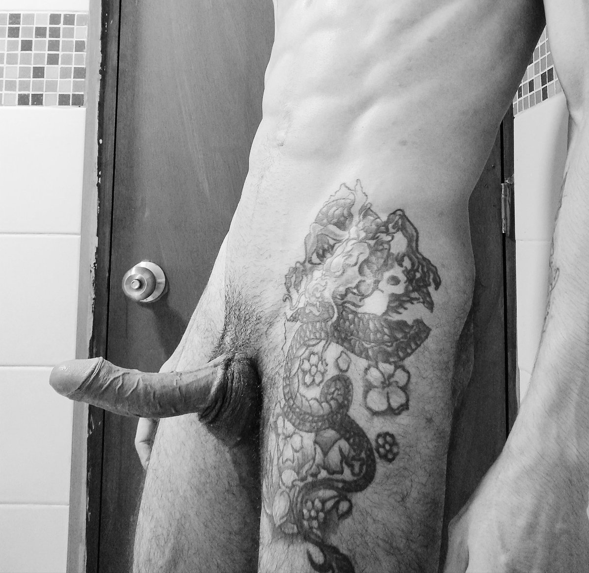 Ferren_med's tweet photo. Que rico un pasivo para estos días de lluvia 🔥 @EventosGayMed https://t.co/meiM4cjN7s
