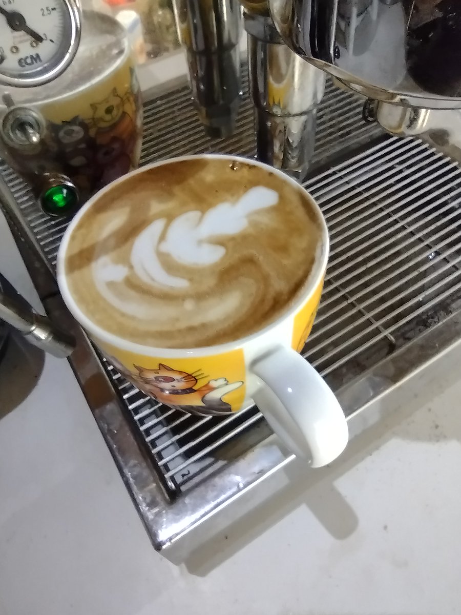 Good morning Twitter, 4 degrees out here this morning, off into town to do my radio shift, have crumpets and a nice, double shot latte to dezombify me😀