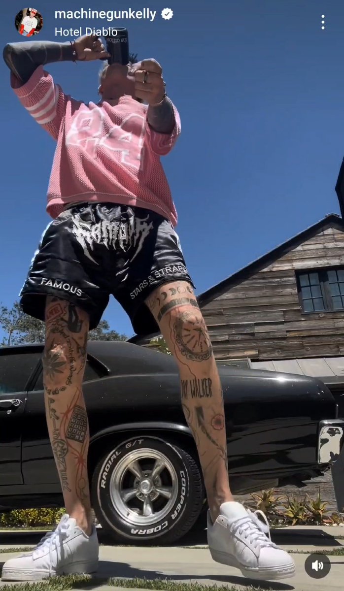 MGK__Lyrics's tweet photo. Is that a bullet hole tattoo on his shin from the #legshot? 😈🔥 https://t.co/jKxLC3iDOU
