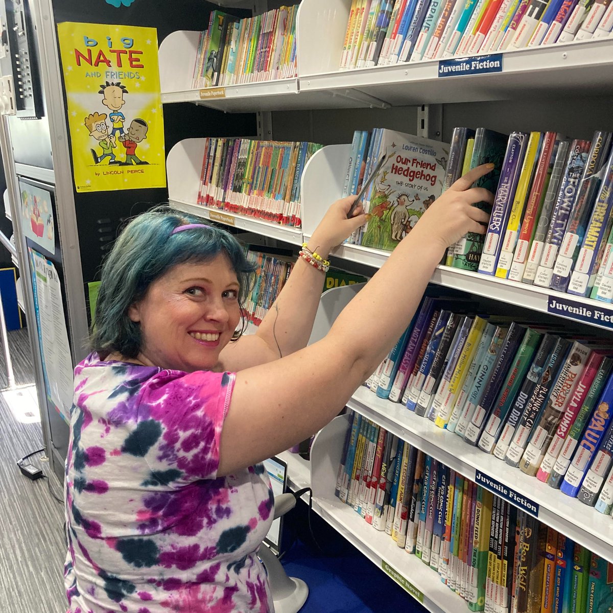 Shout-out to this amazing member of the bookmobile team: Scarlett!

Thank you, Scarlett, for being you! We are so lucky to have you aboard the bookmobile!

#tuesdayvibes #gratitude