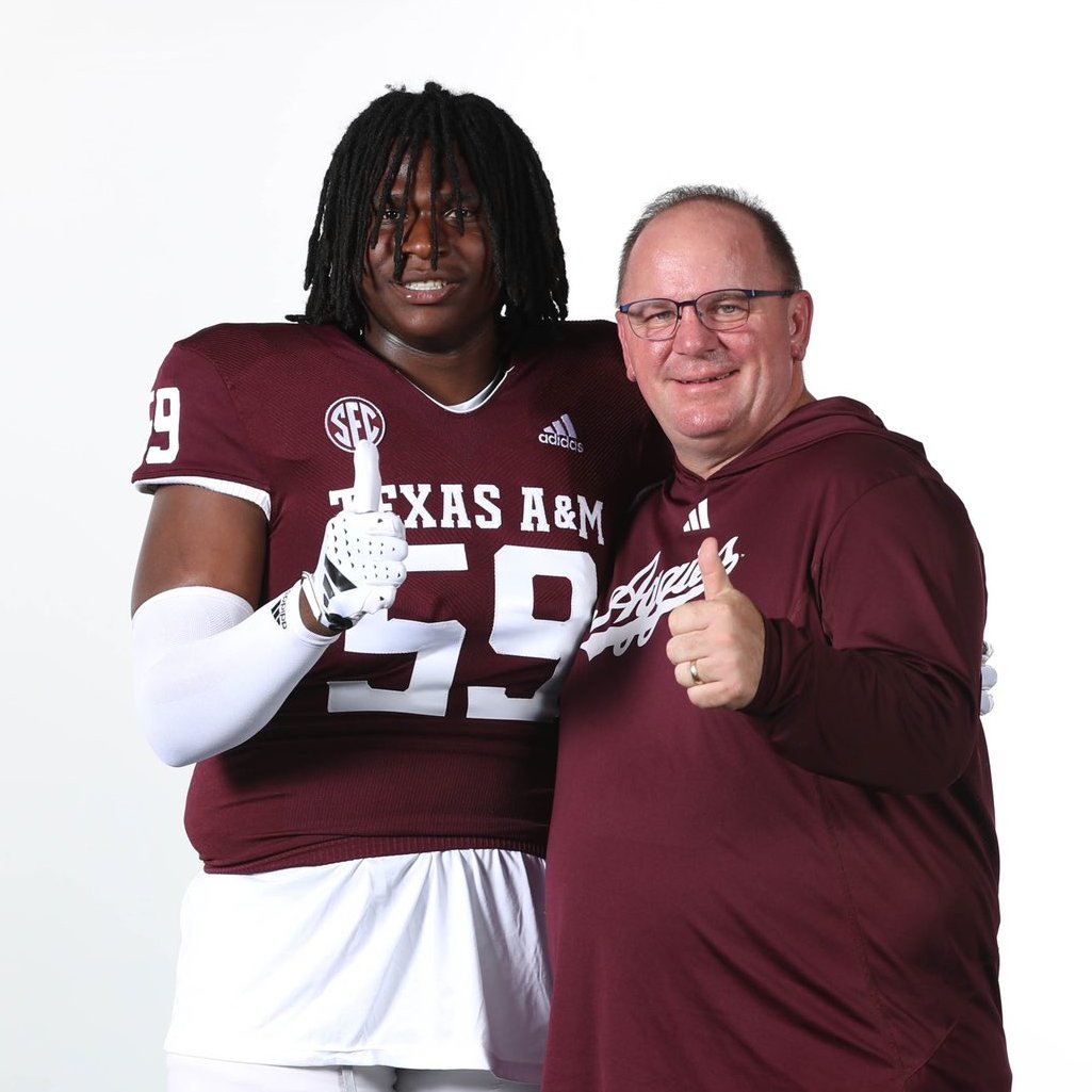 mlevensonfb's tweet photo. NEW: 2025 Rosenberg (Texas) Randle three-star DL Chace Sims has committed to Texas A&amp;M! Sims had 86 tackles and 11 sacks in his junior season.

https://t.co/k1KIemBIpo https://t.co/PnXd7exOJZ