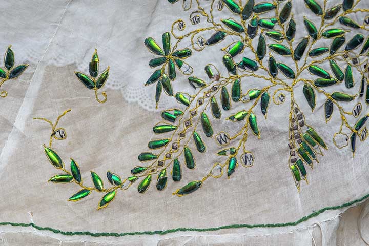 FITfashionstory's tweet photo. Beetle-wing embroidery: a colonialist fantasia and exotic fad in nineteenth-century England and America. https://t.co/N6chKRnyyO https://t.co/JBFeTSZhEv